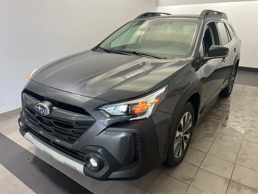 2025 Subaru Outback Limited XT photo 1