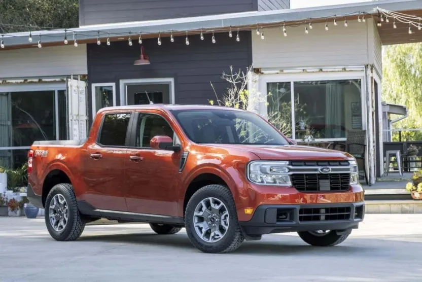 2025 Ford Maverick XL photo 1