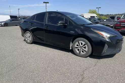 2017 Toyota Prius Three photo 3