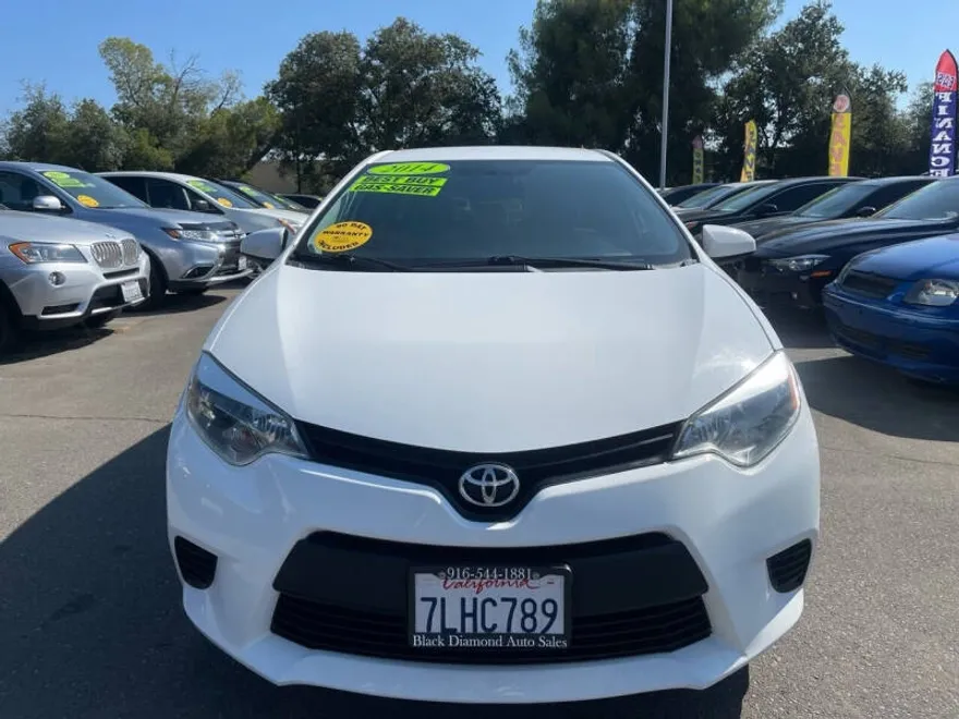 2014 Toyota Corolla L photo 1