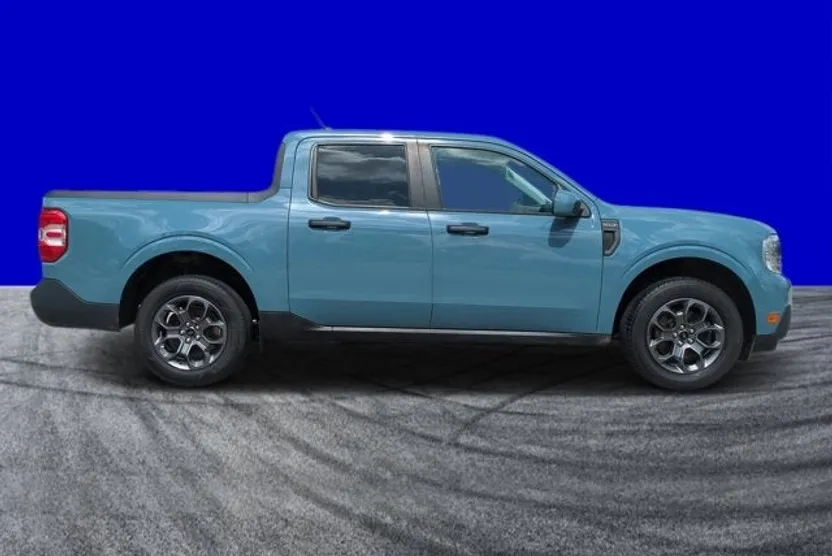 2022 Ford Maverick XLT photo 1