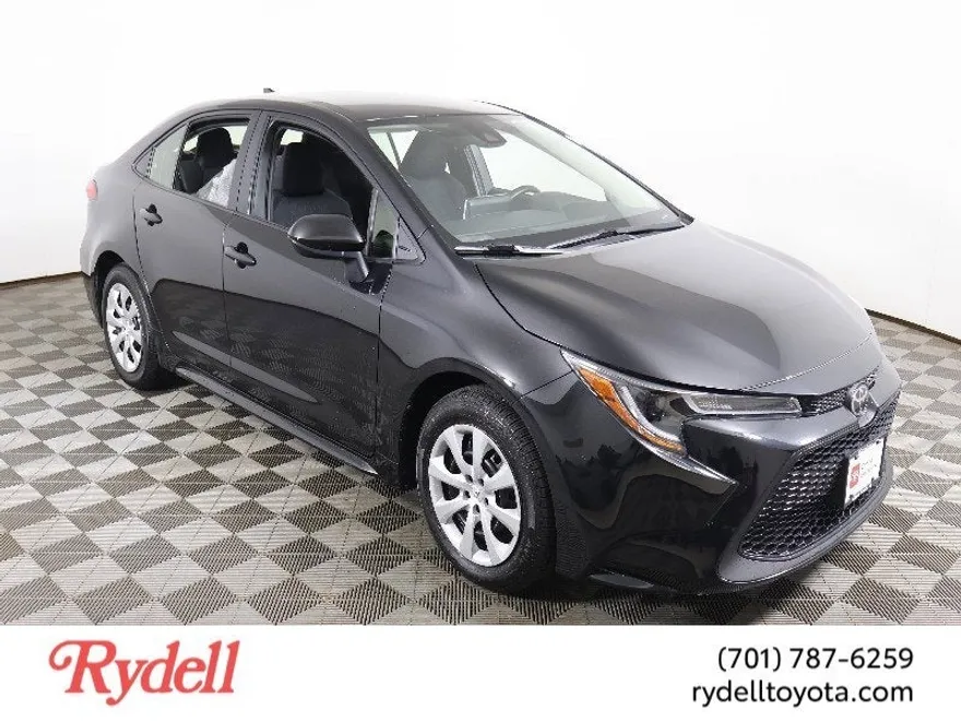 2021 Toyota Corolla LE photo 1