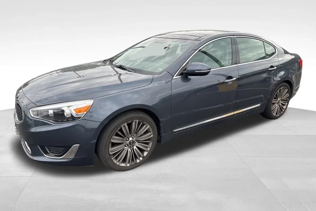 2015 Kia Cadenza Limited photo 1