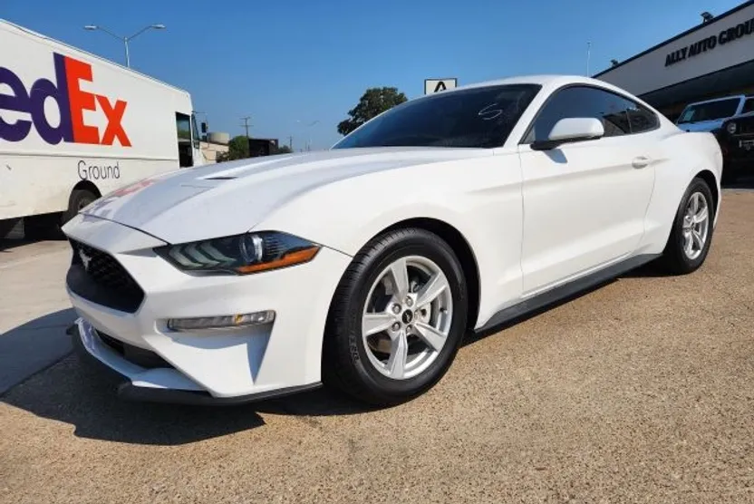2020 Ford Mustang EcoBoost photo 1