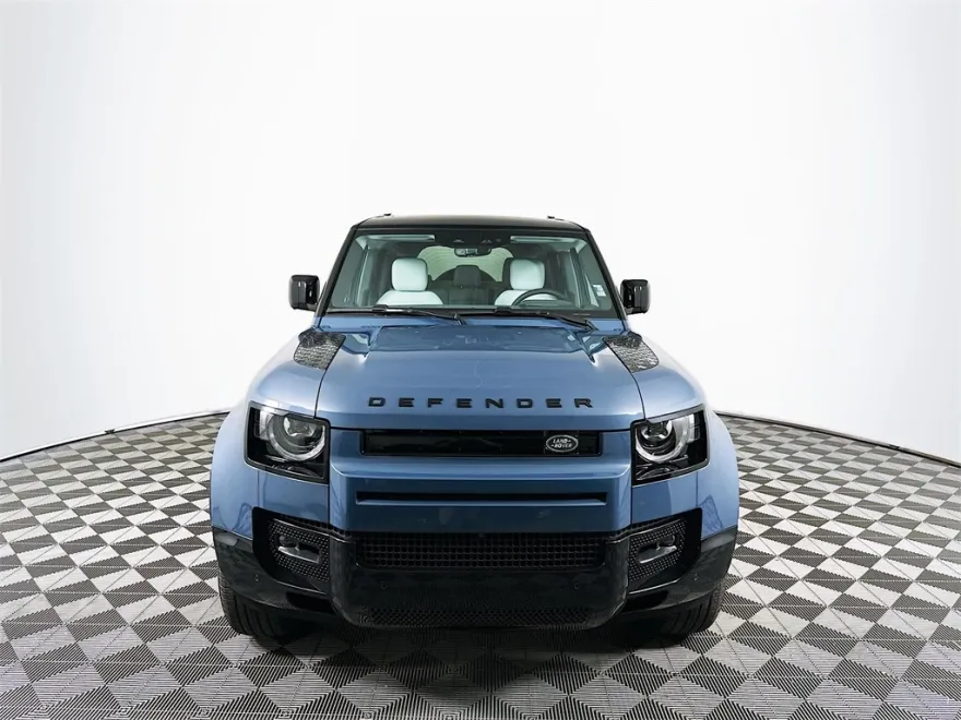 2025 Land Rover Defender 110 X-Dynamic SE photo 1