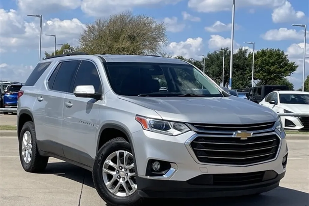 2021 Chevrolet Traverse Leather photo 1