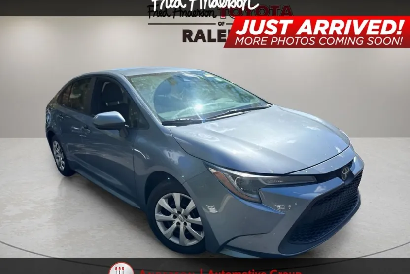 2020 Toyota Corolla LE photo 1