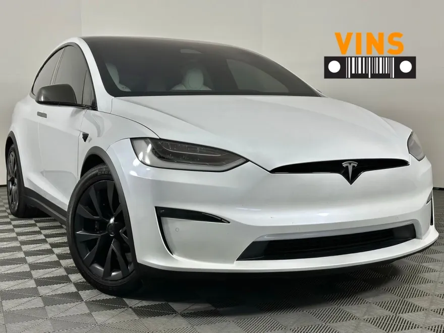 2022 Tesla Model X photo 1