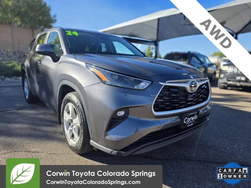 2024 Toyota Highlander LE photo 1