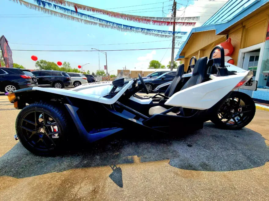 2021 Slingshot Slingshot Open Cab photo 1