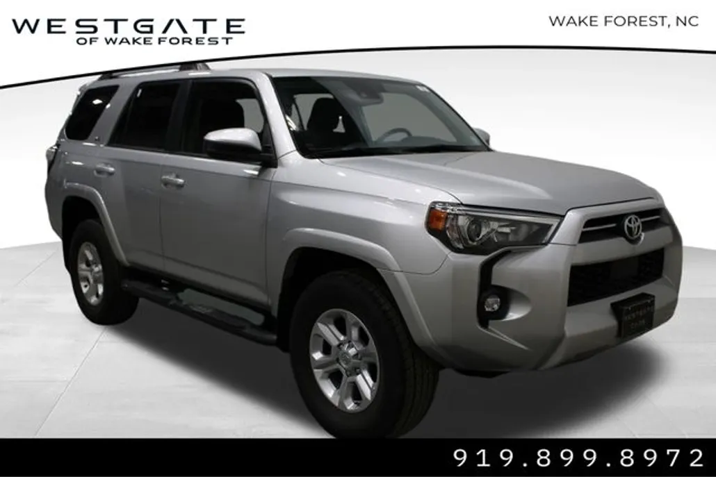 2022 Toyota 4Runner SR5 photo 1