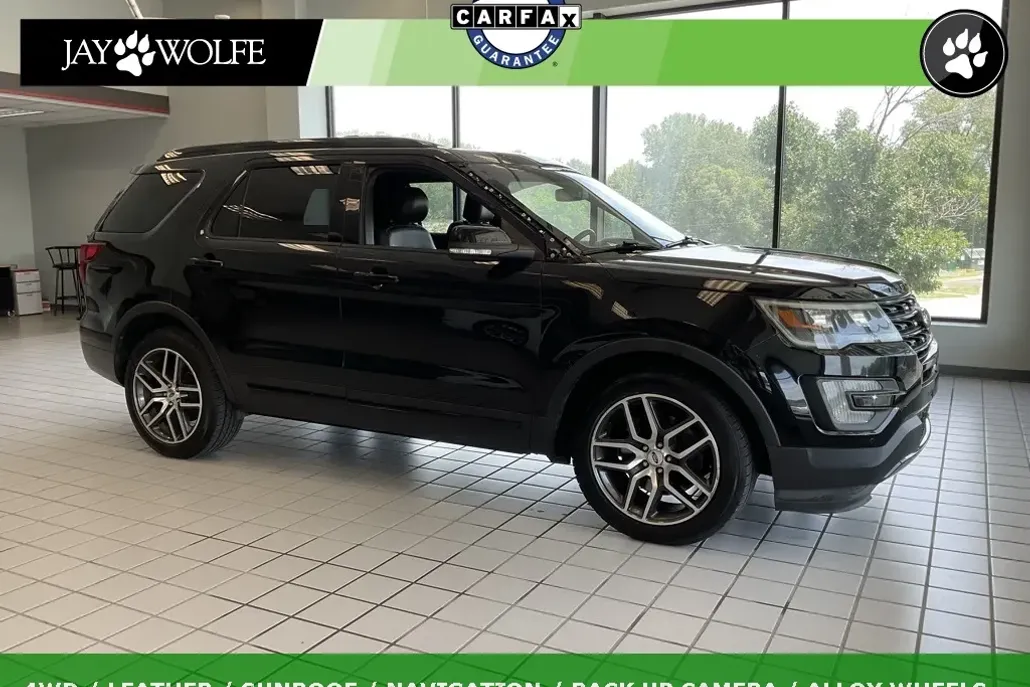 2017 Ford Explorer Sport photo 1