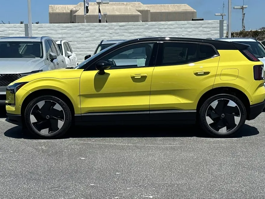 2025 Volvo EX30 Ultra photo 1