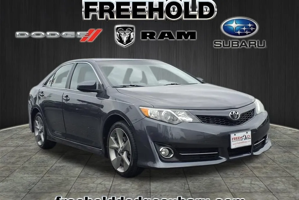 2012 Toyota Camry photo 1