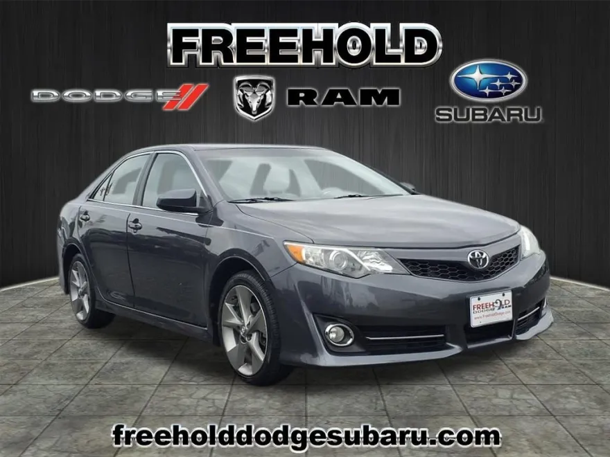 2012 Toyota Camry photo 1