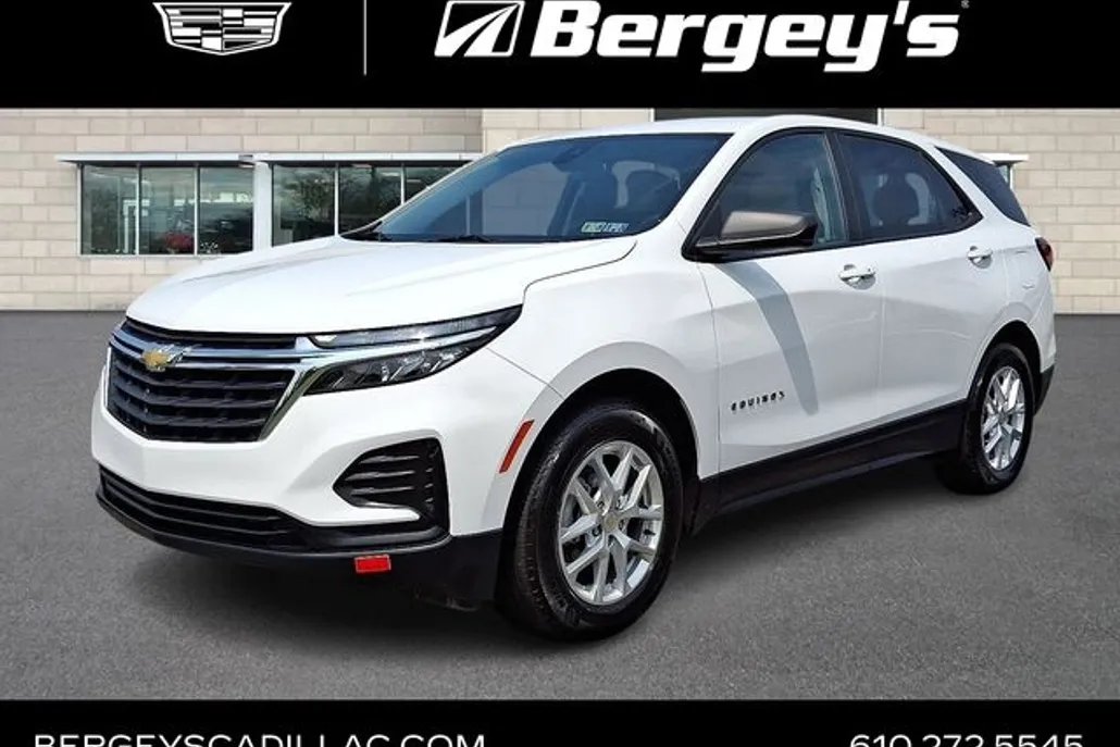 2022 Chevrolet Equinox LS photo 1