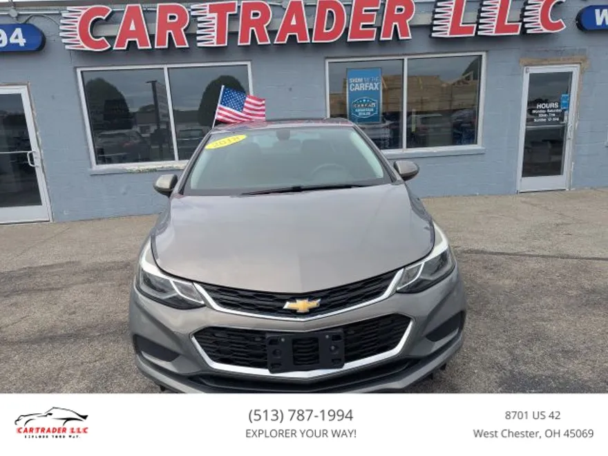 2018 Chevrolet Cruze LT photo 1