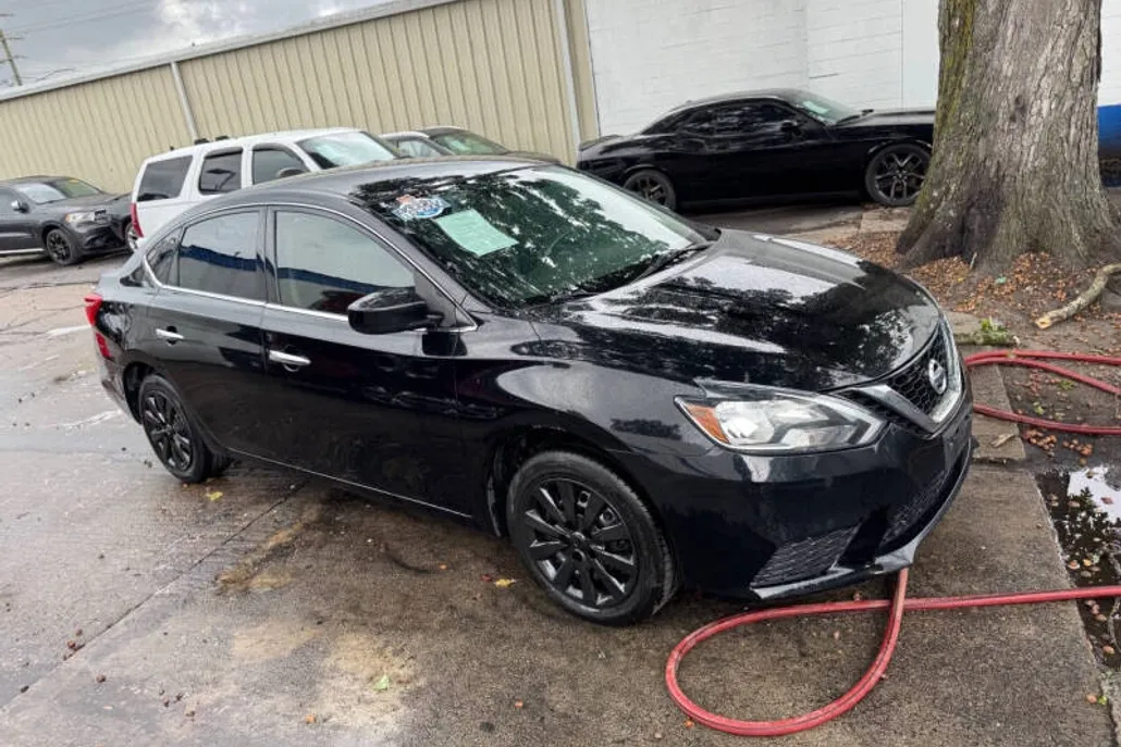 2019 Nissan Sentra S photo 1