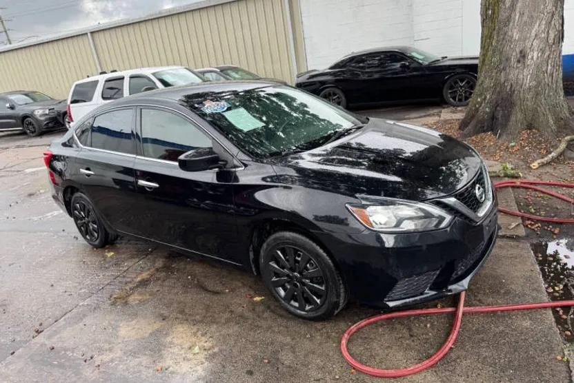 2019 Nissan Sentra S photo 1
