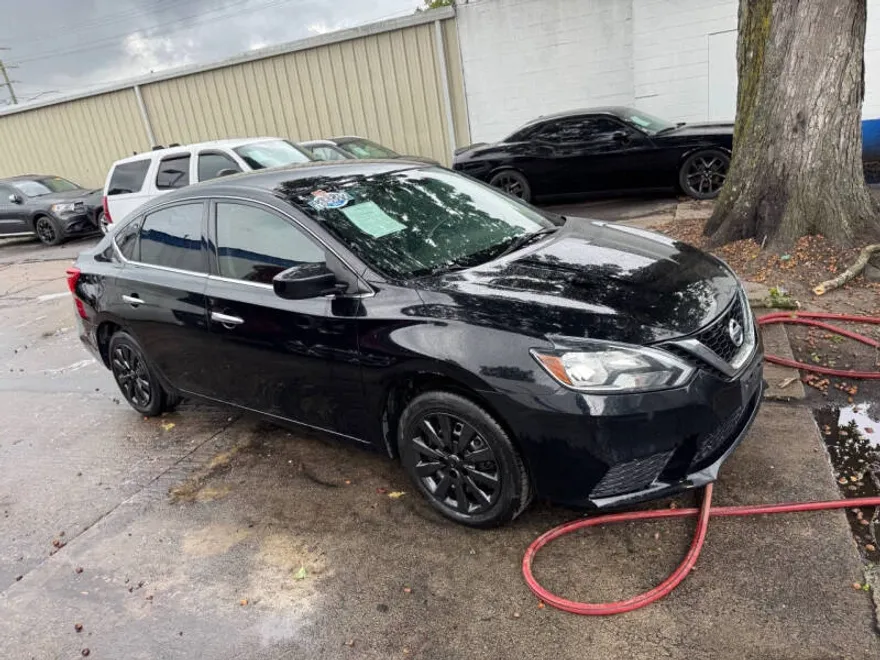 2019 Nissan Sentra S photo 1