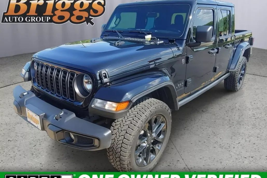 2024 Jeep Gladiator photo 1