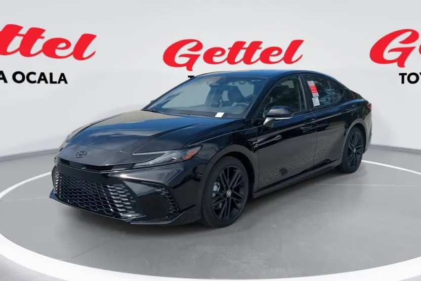 2026 Toyota Camry SE photo 1