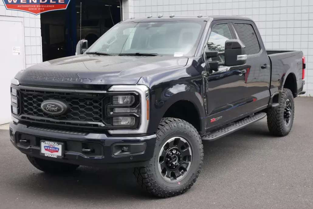 2025 Ford F-350 Lariat photo 1