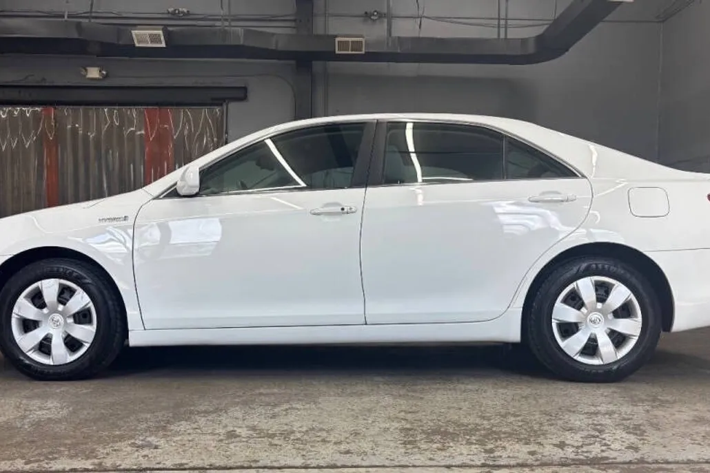 2009 Toyota Camry Hybrid Base photo 1