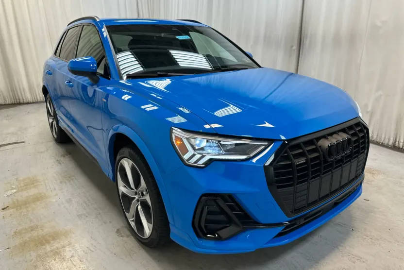 2022 Audi Q3 45 TFSI S line Premium photo 1
