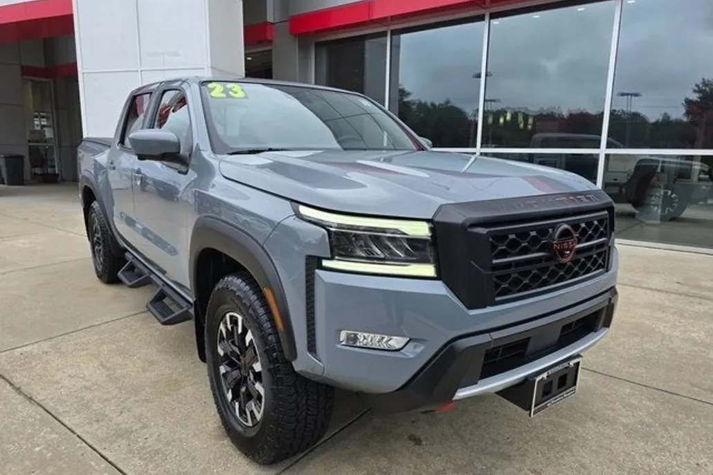 2023 Nissan Frontier PRO-4X photo 1
