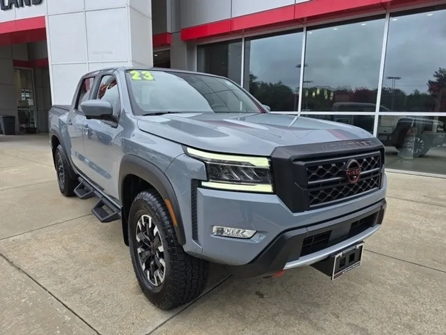 2023 Nissan Frontier PRO-4X photo 1