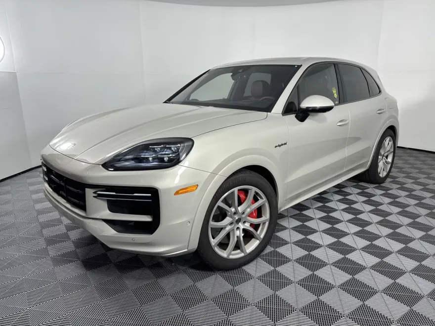 2025 Porsche Cayenne E-Hybrid Turbo photo 1