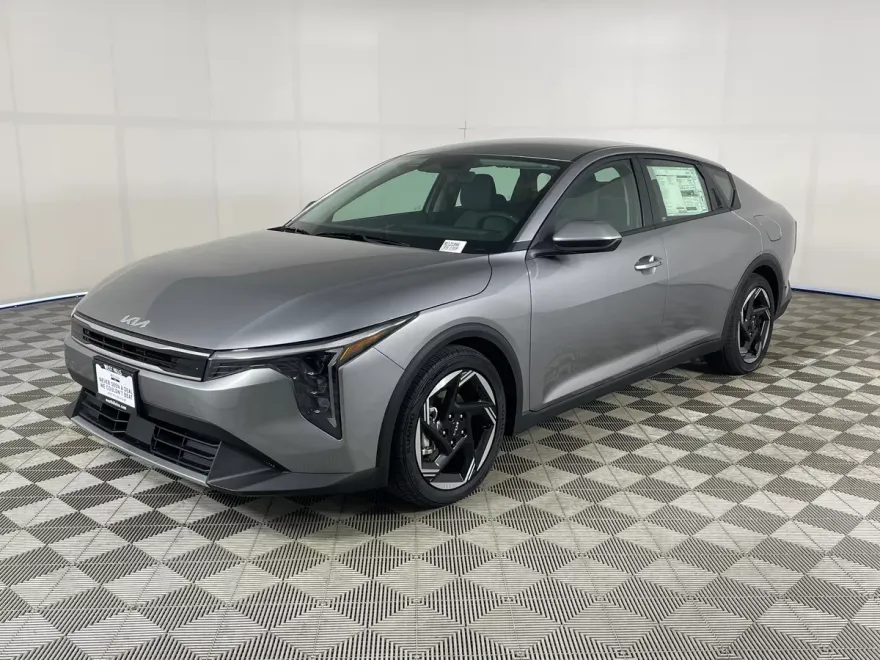 2025 Kia K4 EX photo 1