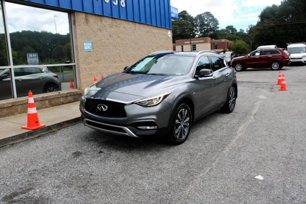2018 Infiniti QX30 Premium photo 1