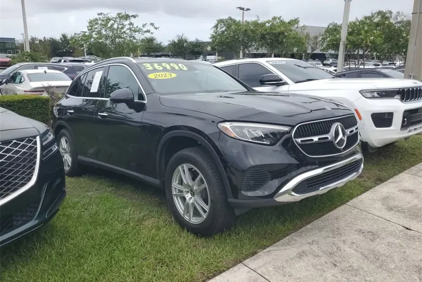 2023 Mercedes Benz GLC 300 4MATIC photo 1