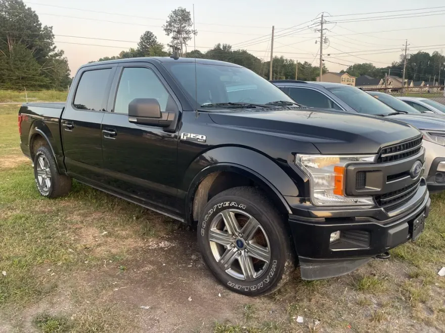 2019 Ford F-150 XLT photo 1