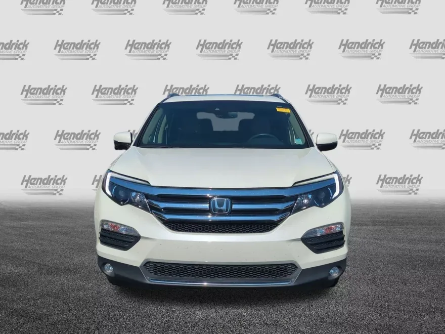 2017 Honda Pilot Touring photo 1