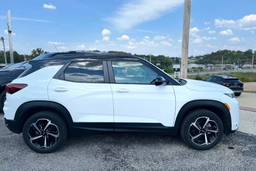2023 Chevrolet Trailblazer RS photo 1