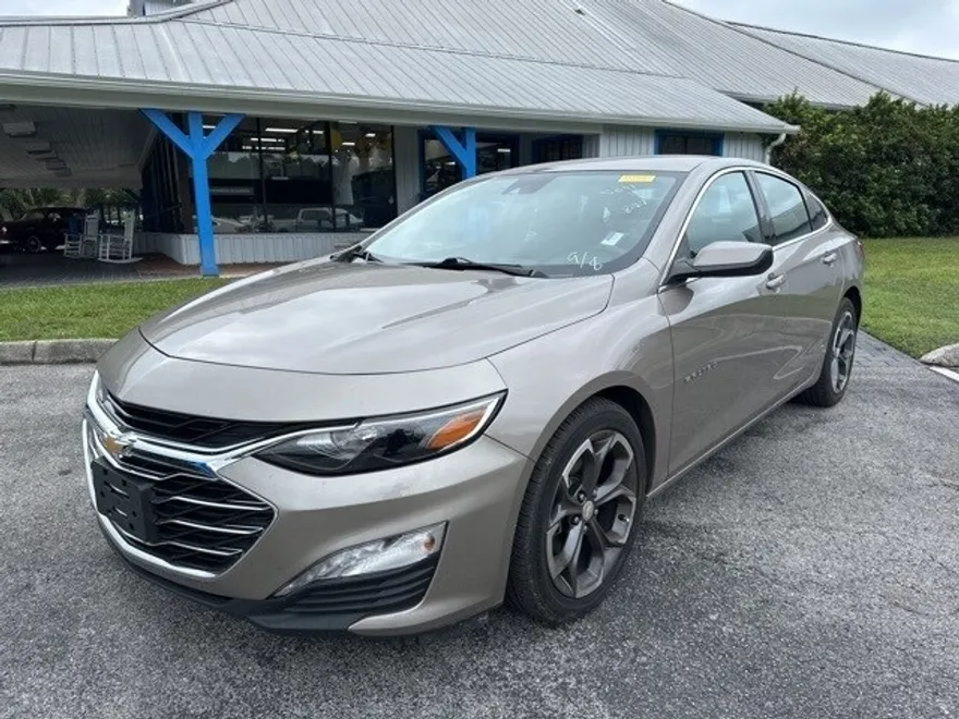 2023 Chevrolet Malibu 1LT photo 1