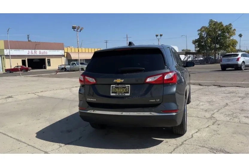 2018 Chevrolet Equinox LT photo 1