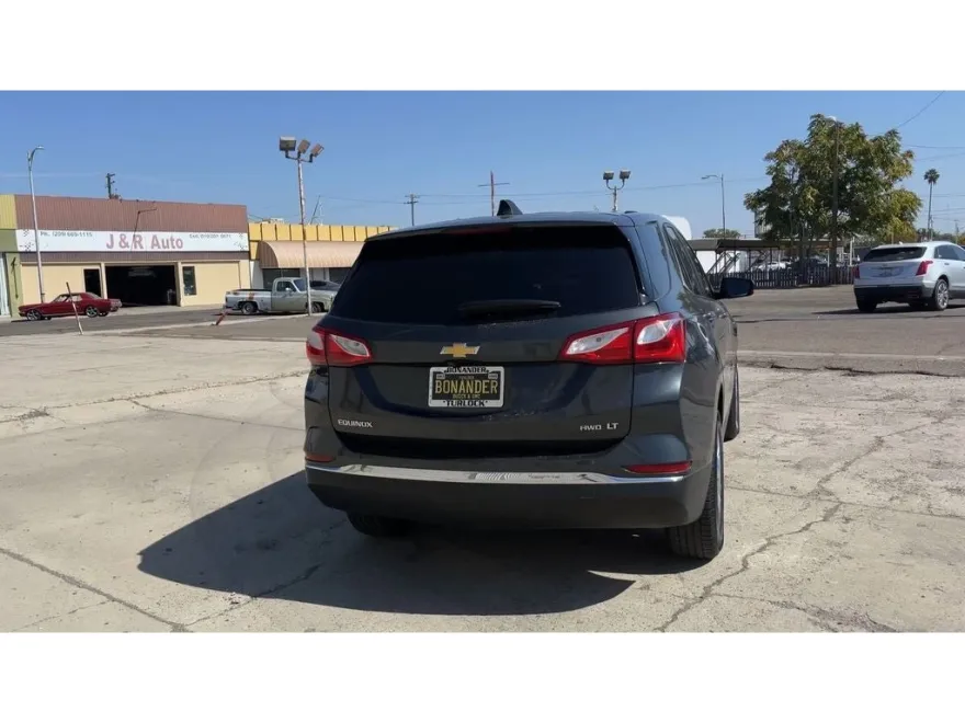 2018 Chevrolet Equinox LT photo 1