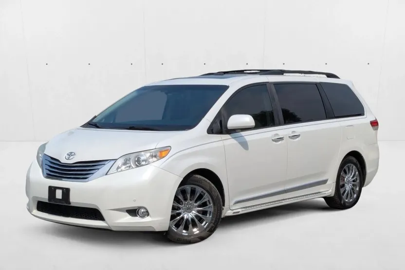 2011 Toyota Sienna Limited photo 1