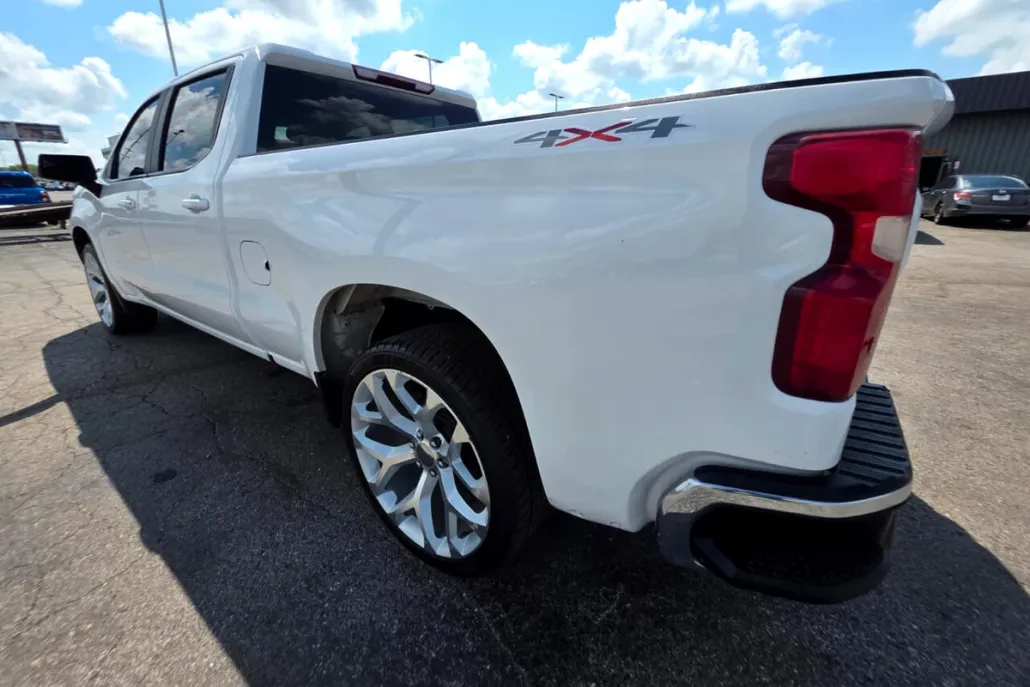 2019 Chevrolet Silverado 1500 LT photo 1