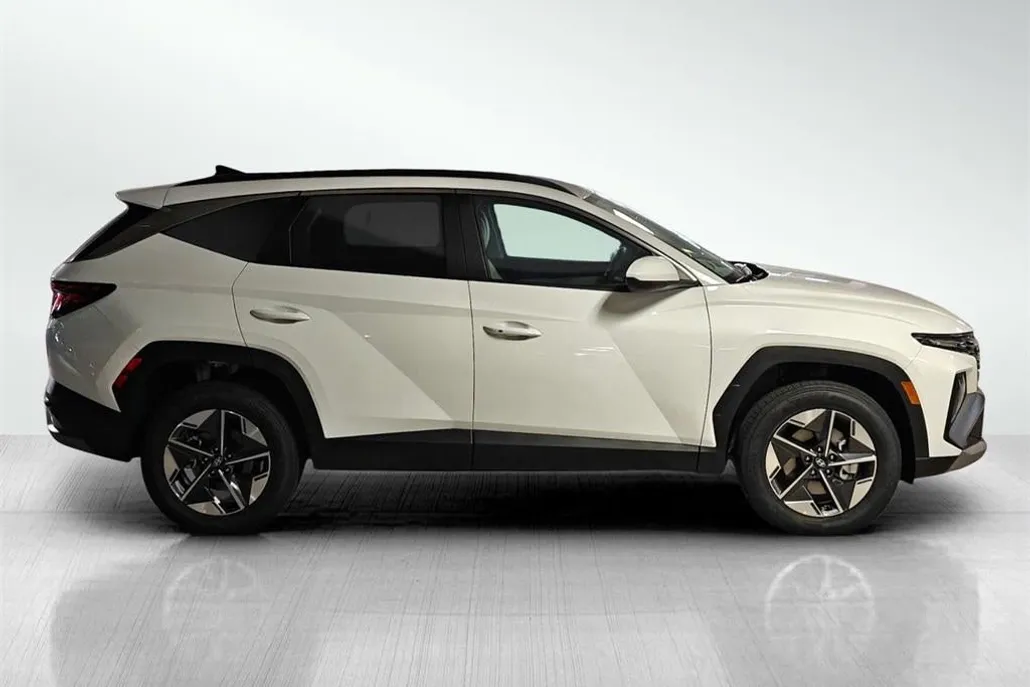 2026 Hyundai Tucson SEL photo 1