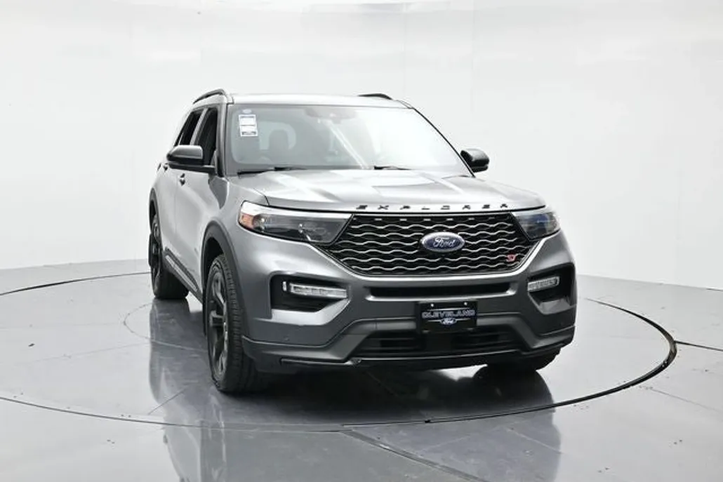 2022 Ford Explorer ST photo 1