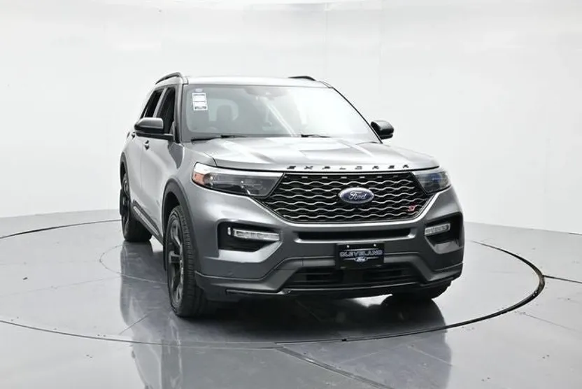 2022 Ford Explorer ST photo 1