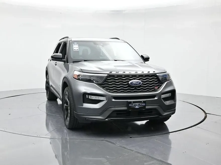 2022 Ford Explorer ST photo 1
