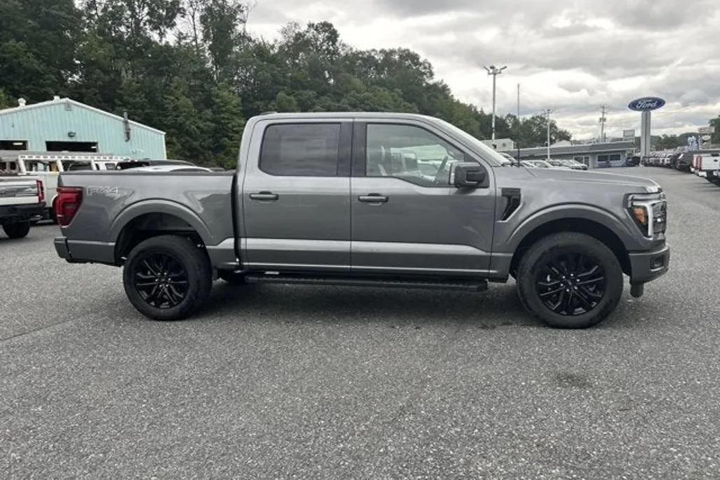 2025 Ford F-150 Lariat photo 1