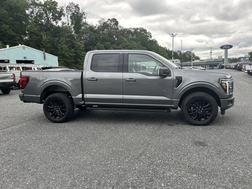 2025 Ford F-150 Lariat photo 1