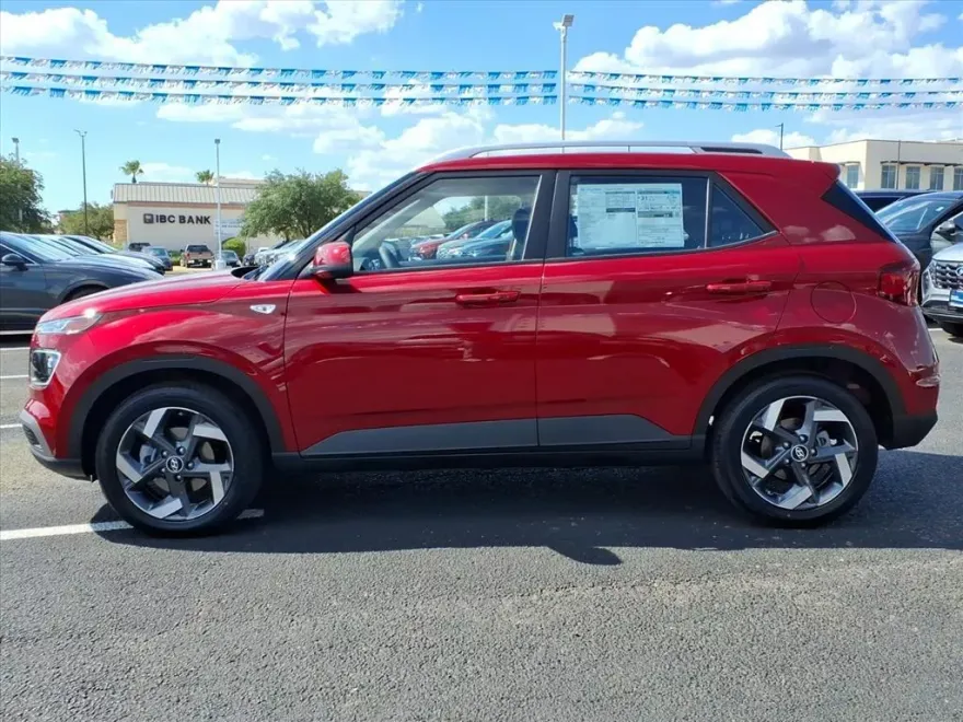 2025 Hyundai Venue Limited photo 1